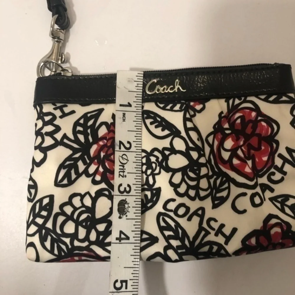 Coach floral poppy white pink wristlet clutch